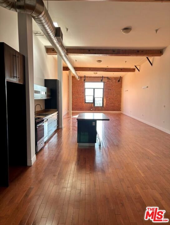 652 Mateo Street 303 Property Photo 2