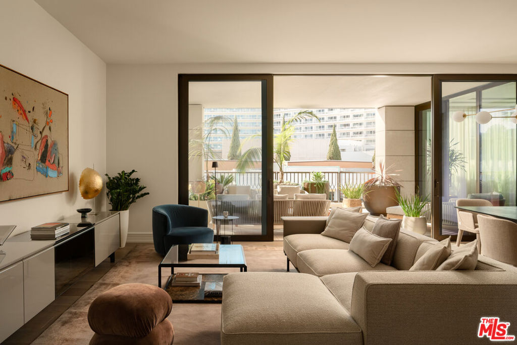 9900 S Santa Monica Boulevard 2D Property Photo 1