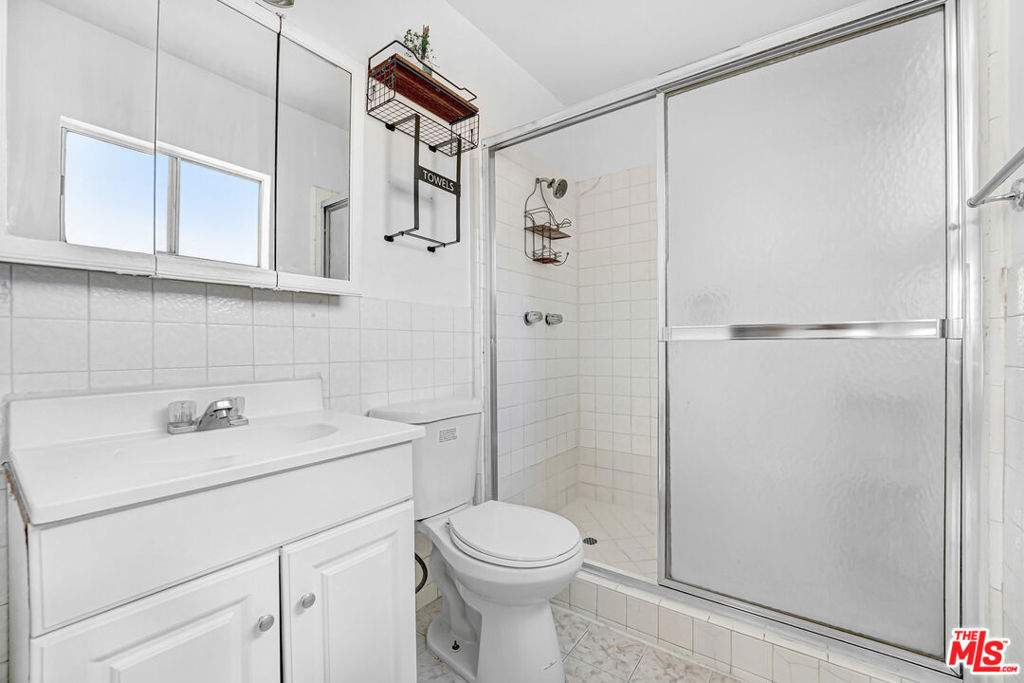 7139 Hawthorn Avenue 3 Property Photo 7