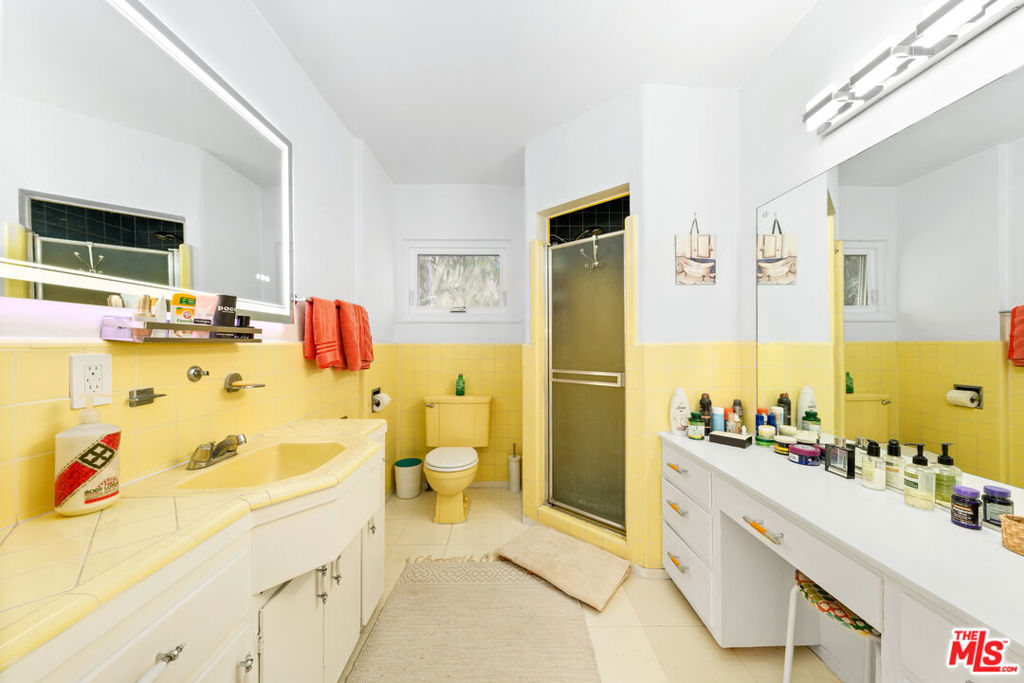 1330 N Crescent Heights Boulevard 16 Property Photo 21