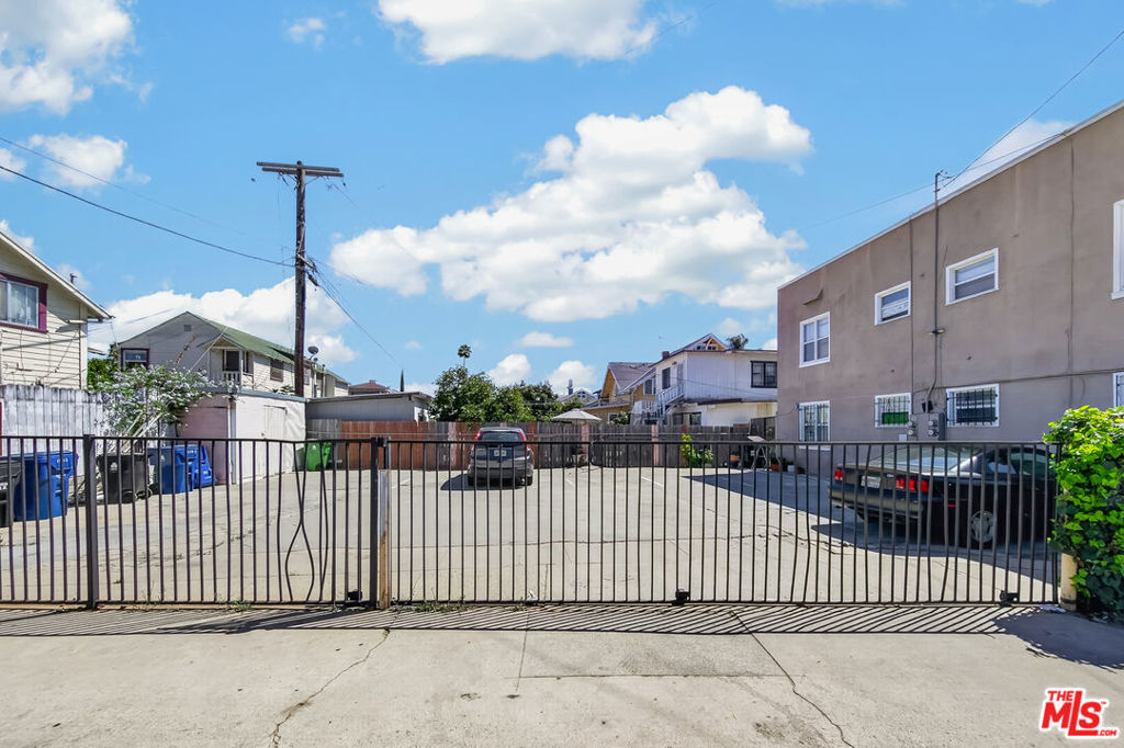1322 4th Avenue Property Photo 5