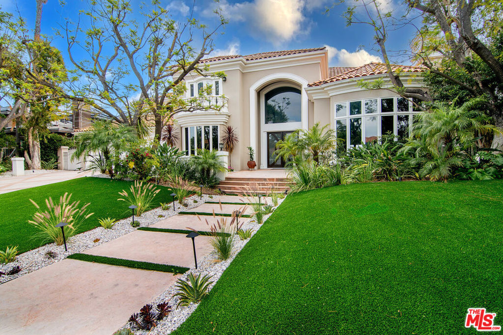 25522 COLETTE Way Property Photo 1