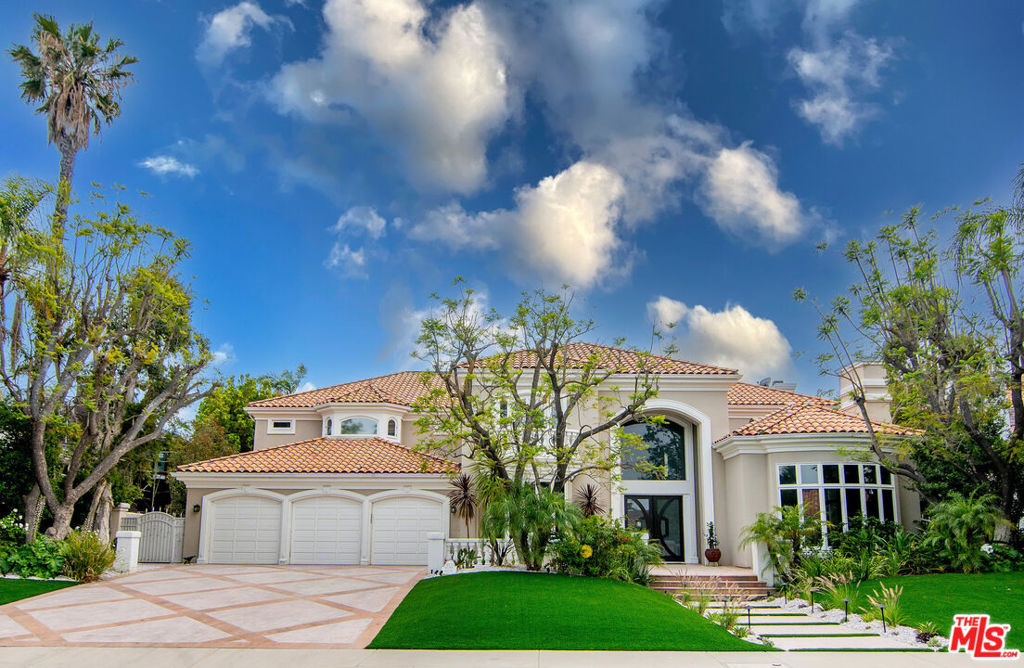 25522 Colette Way Property Photo 2