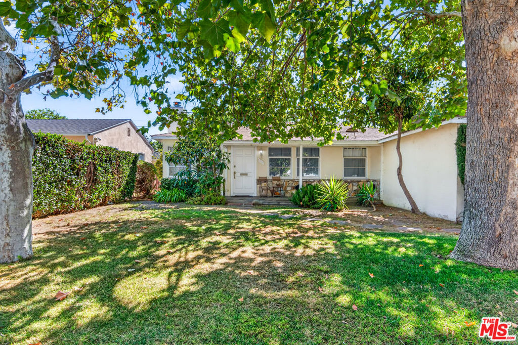 6226 Goodland Avenue Property Photo 1