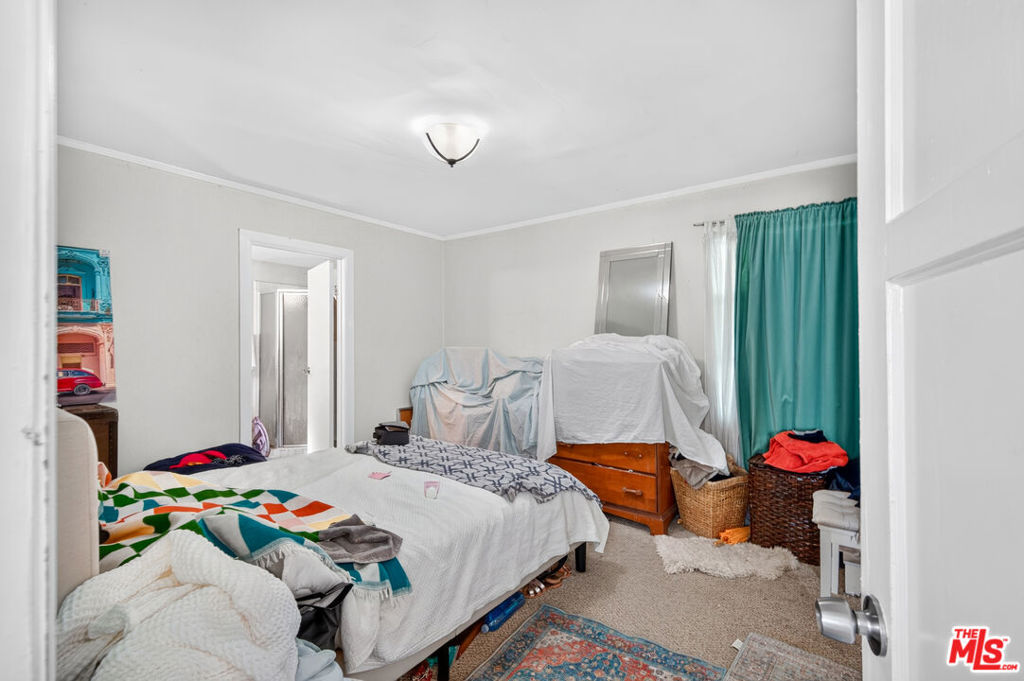 6226 Goodland Avenue Property Photo 18