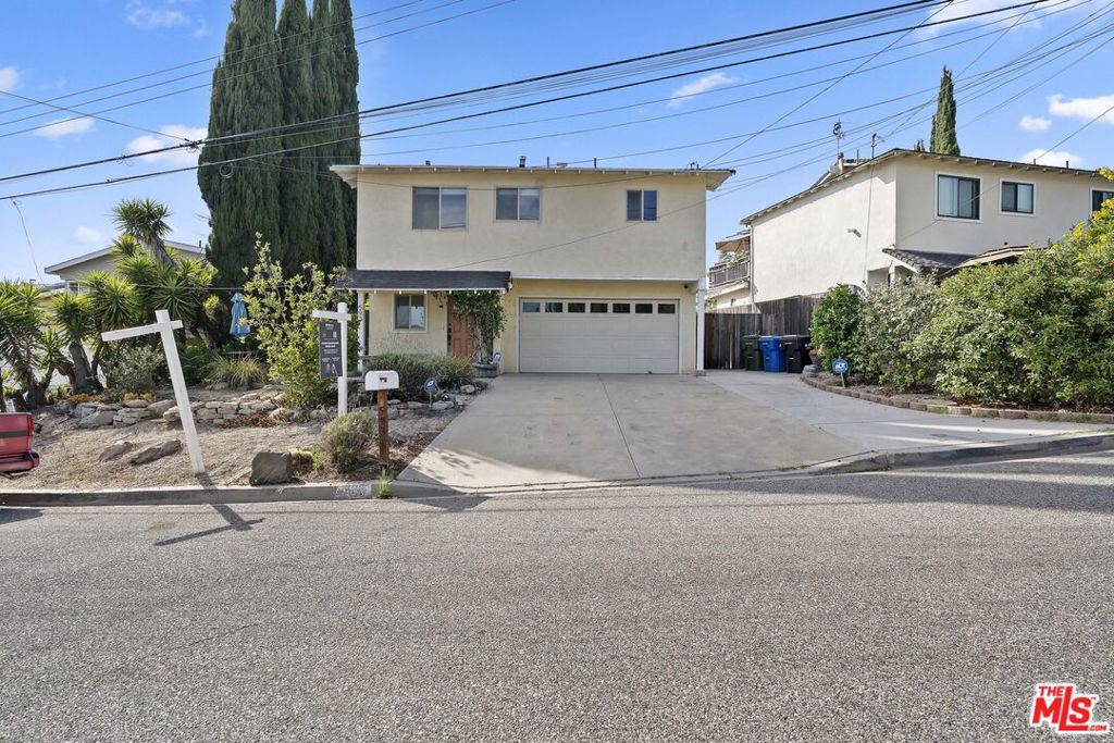 593 Benson Way Property Photo 3