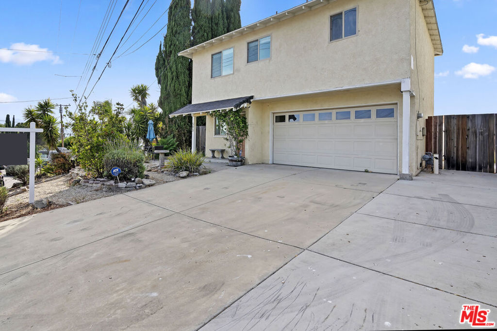 593 Benson Way Property Photo 5