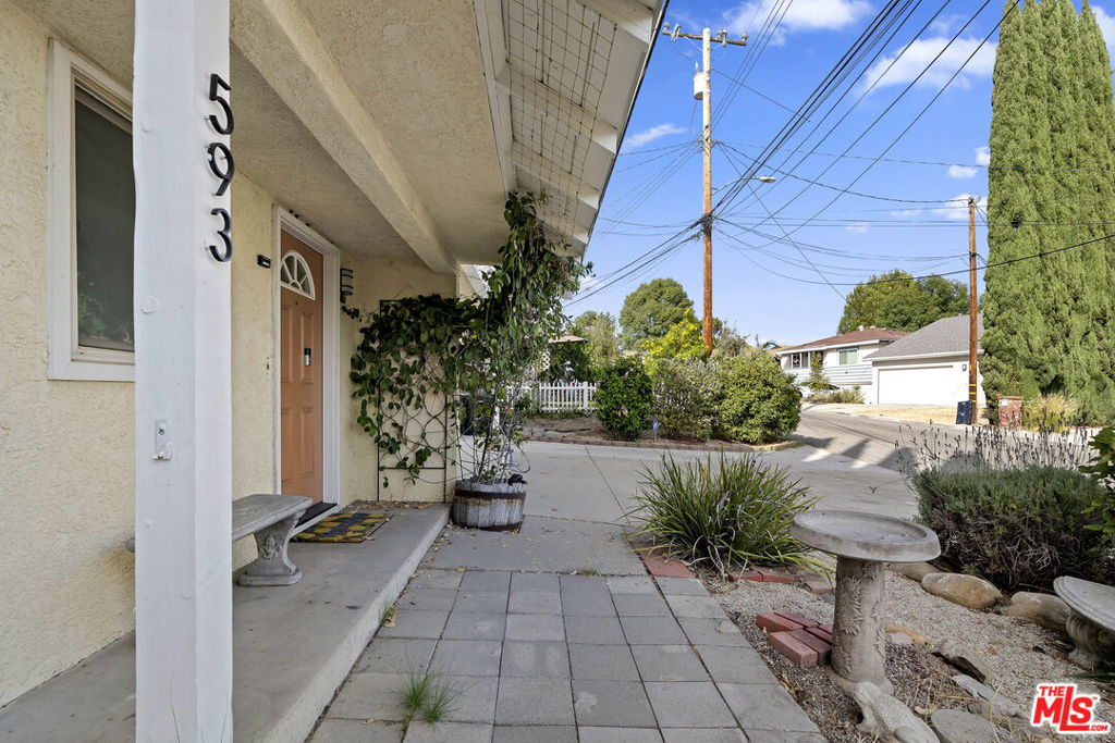 593 Benson Way Property Photo 7