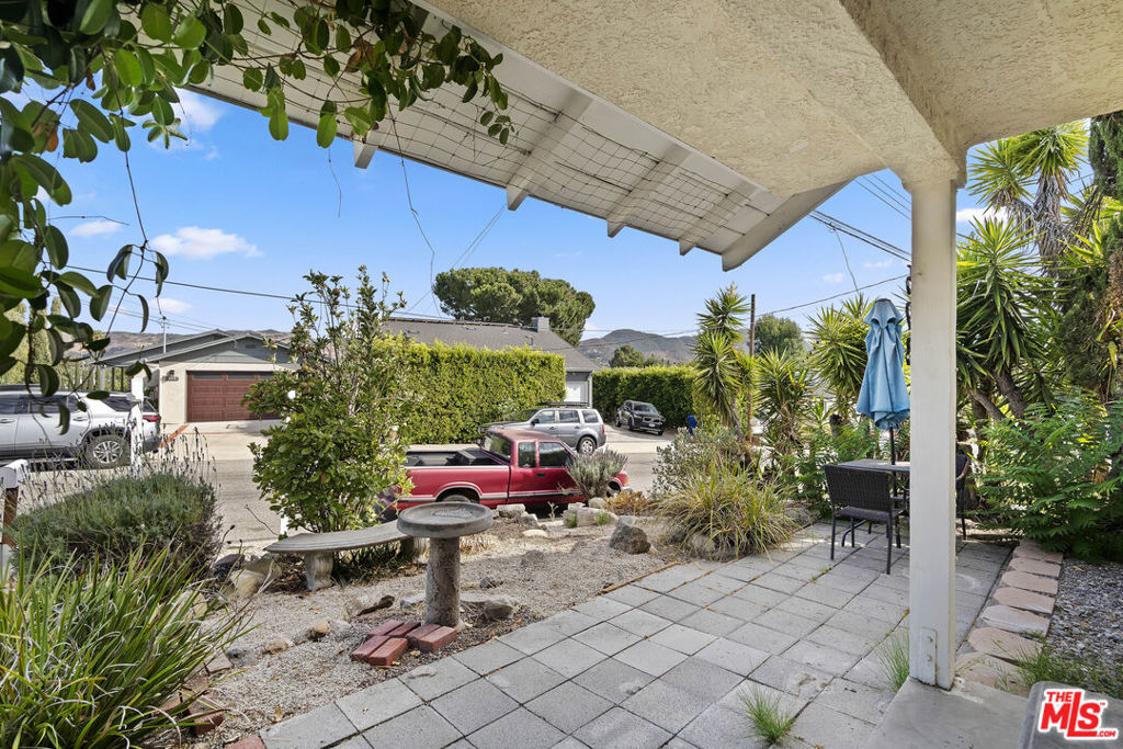 593 Benson Way Property Photo 8