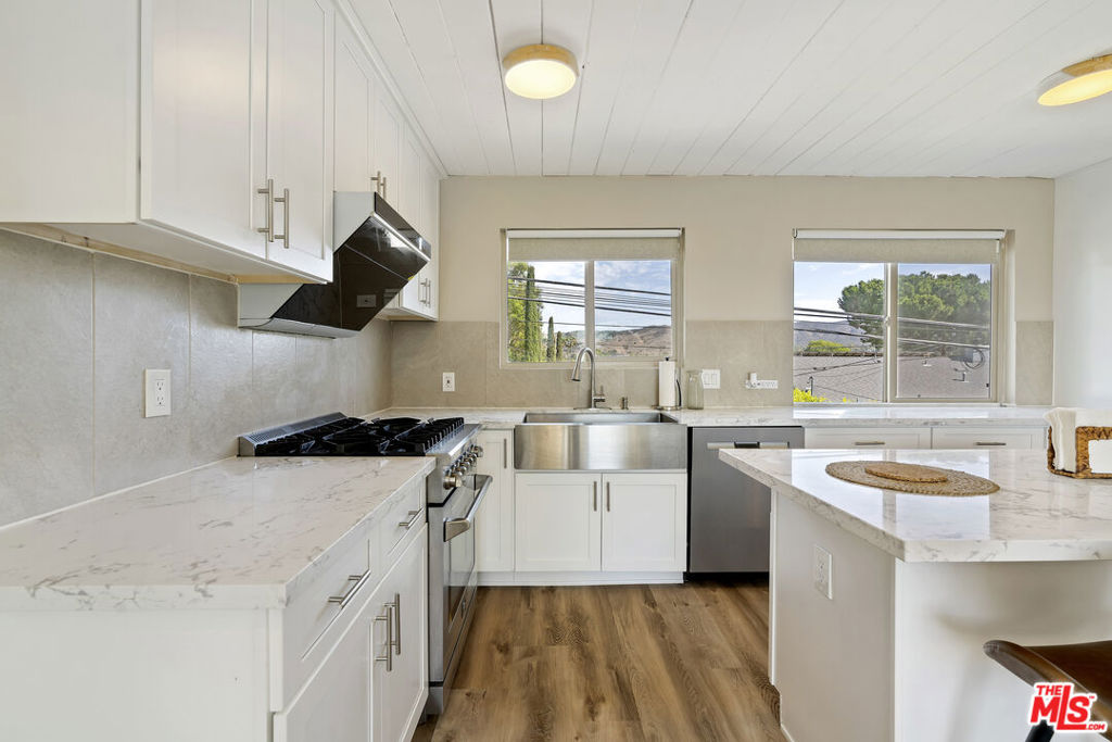 593 Benson Way Property Photo 17