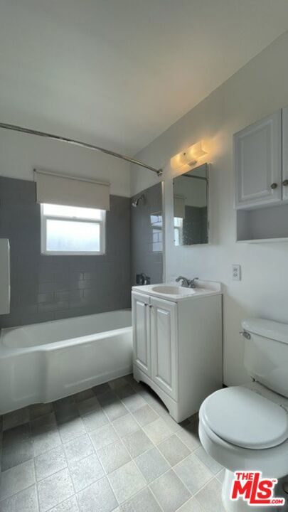 4121 Ocean View Boulevard A Property Photo 12