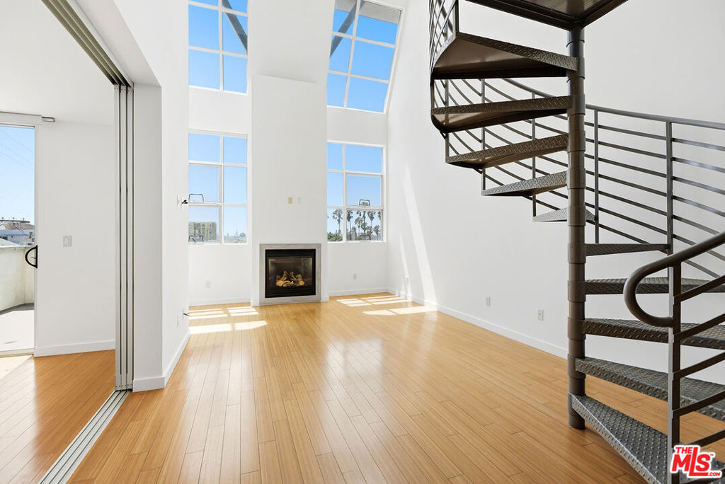 1912 Broadway 307 Property Photo 11