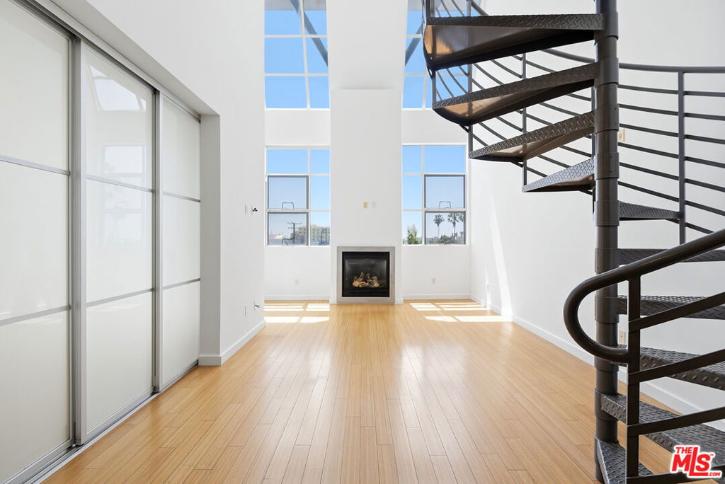 1912 Broadway 307 Property Photo 13