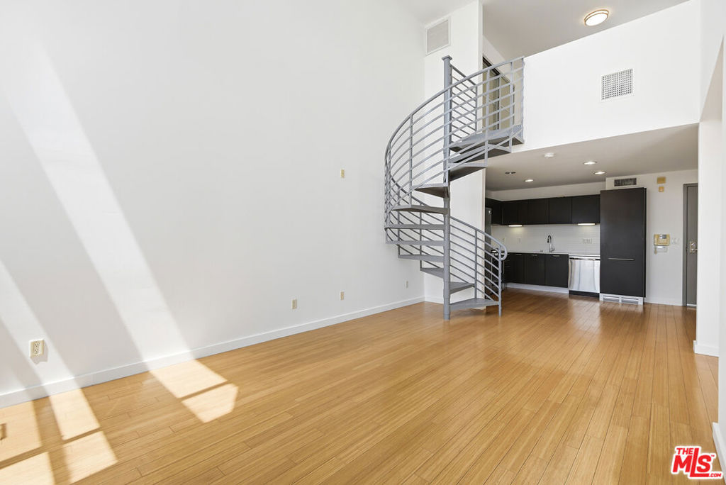 1912 Broadway 307 Property Photo 15