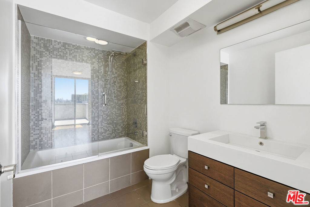 1912 Broadway 307 Property Photo 20