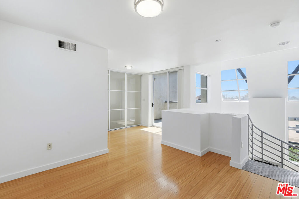 1912 Broadway 307 Property Photo 23