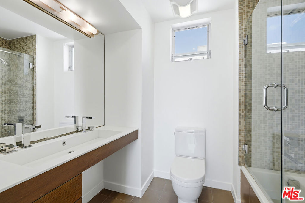 1912 Broadway 307 Property Photo 25