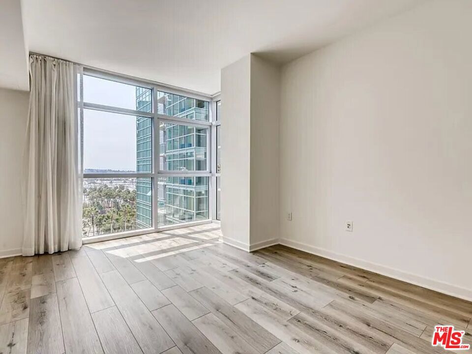 13700 Marina Pointe Drive 1225 Property Photo 16