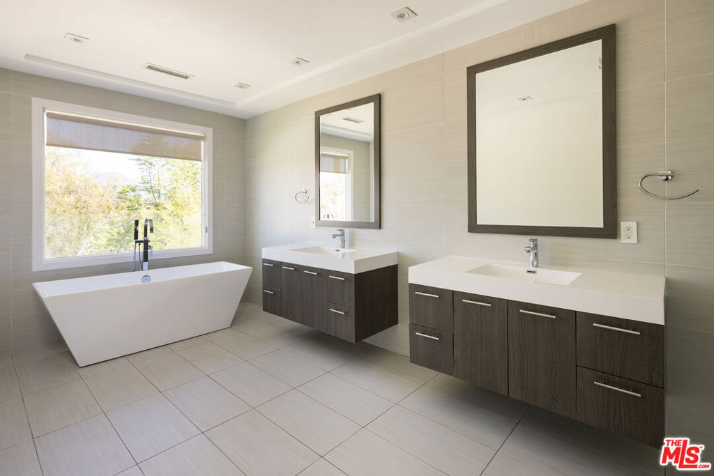 10901 Terryview Drive Property Photo 12