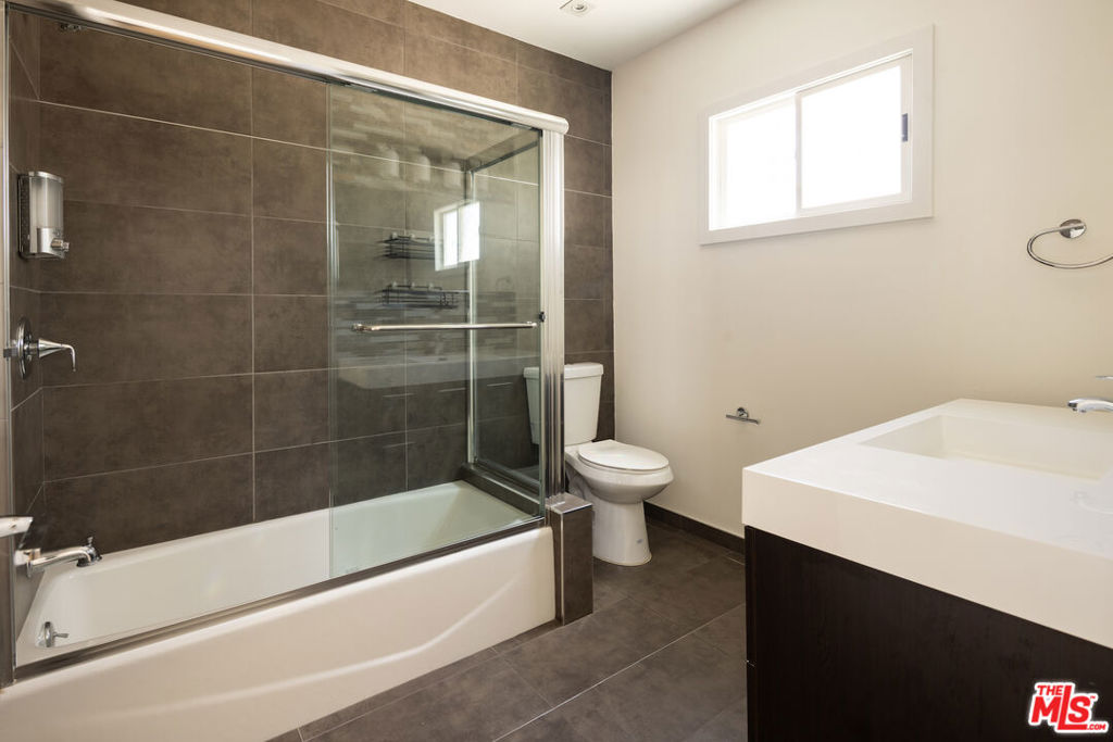 10901 Terryview Drive Property Photo 16