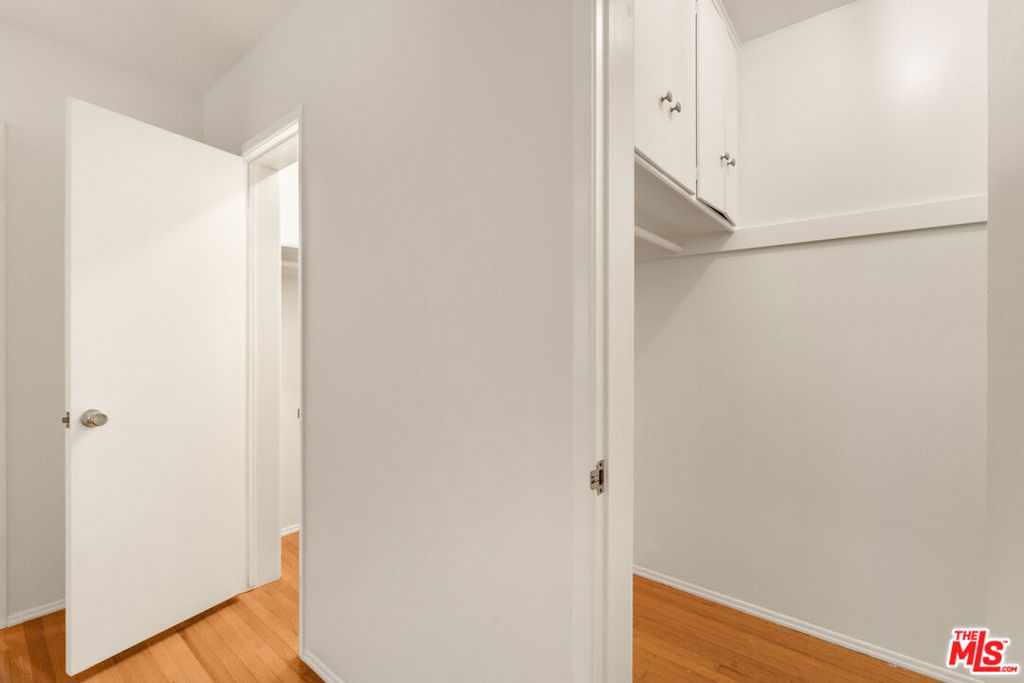 32 5th Place Property Photo 18