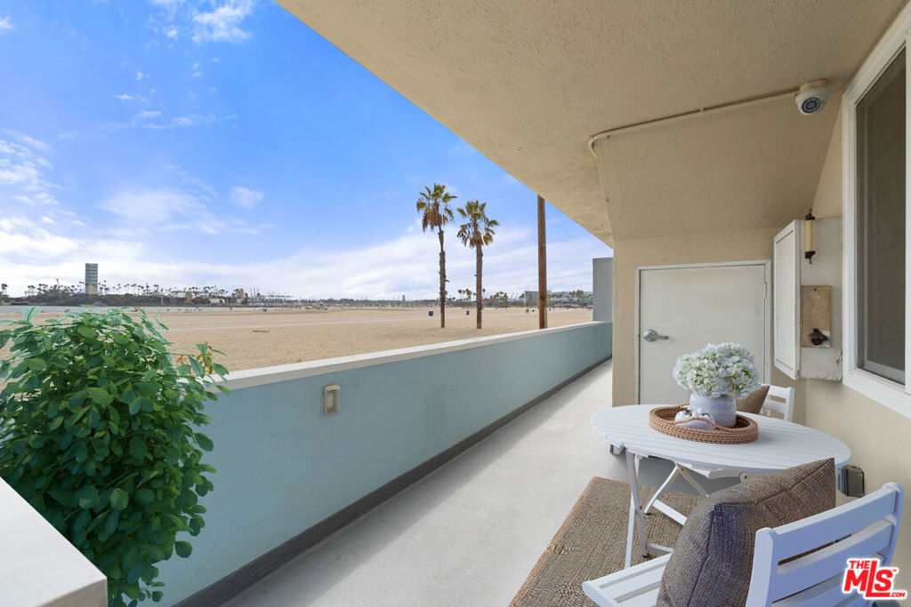32 5th Place Property Photo 19