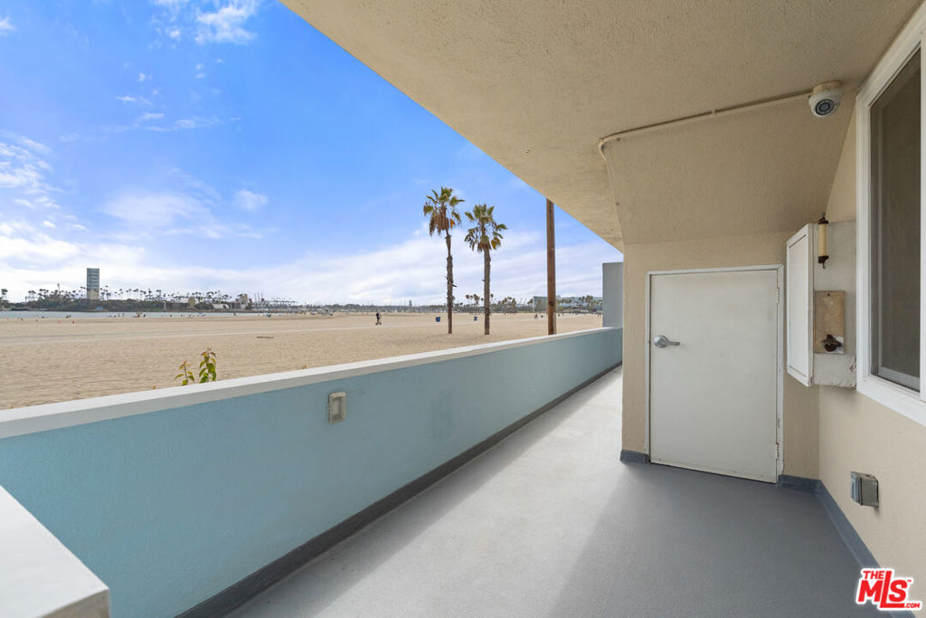 32 5th Place Property Photo 20