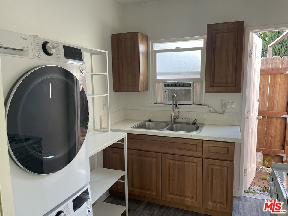 216 6th Avenue Property Photo 11