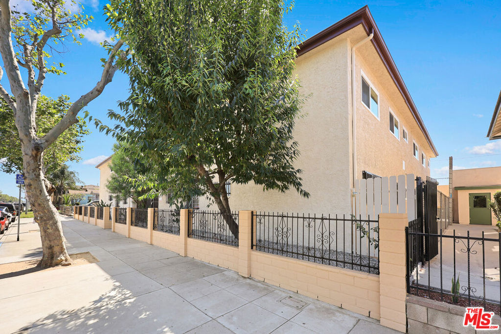 6150 E Olympic Boulevard Property Photo 4