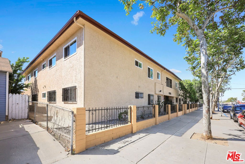 6150 E Olympic Boulevard Property Photo 5