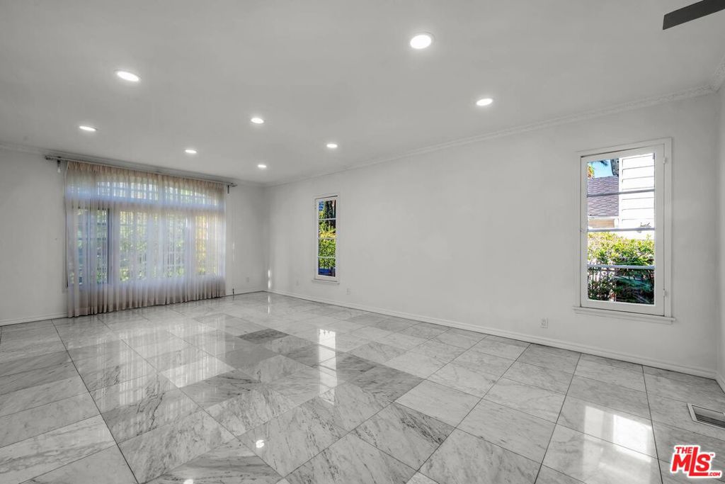 10810 Rochester Avenue Property Photo 6