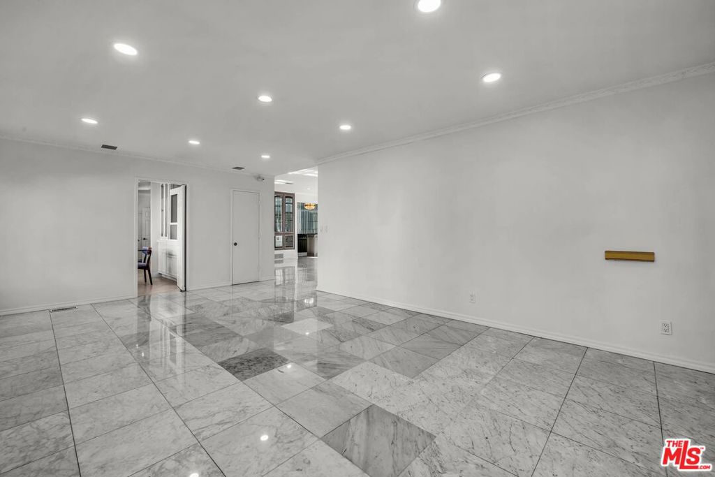 10810 Rochester Avenue Property Photo 7