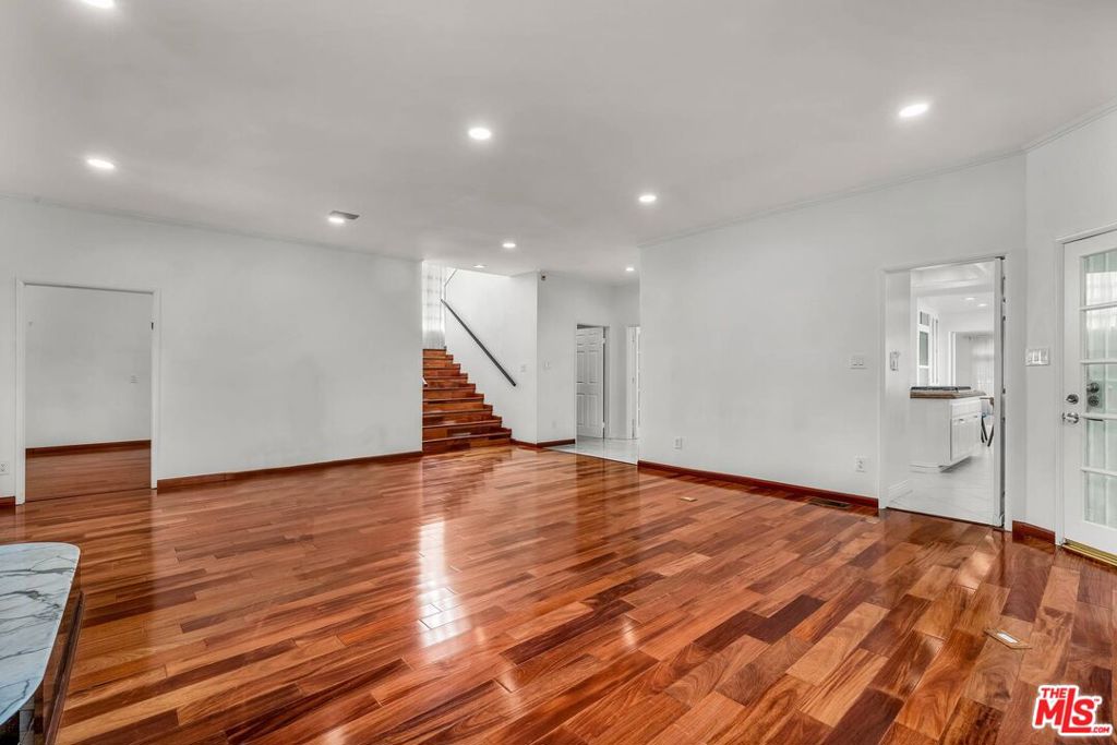 10810 Rochester Avenue Property Photo 13