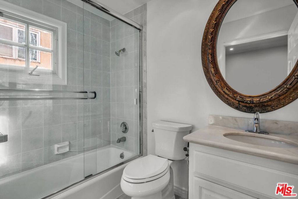 10810 Rochester Avenue Property Photo 15