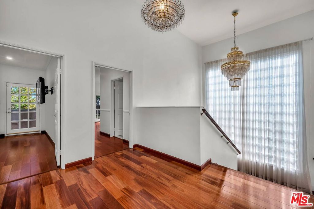 10810 Rochester Avenue Property Photo 16