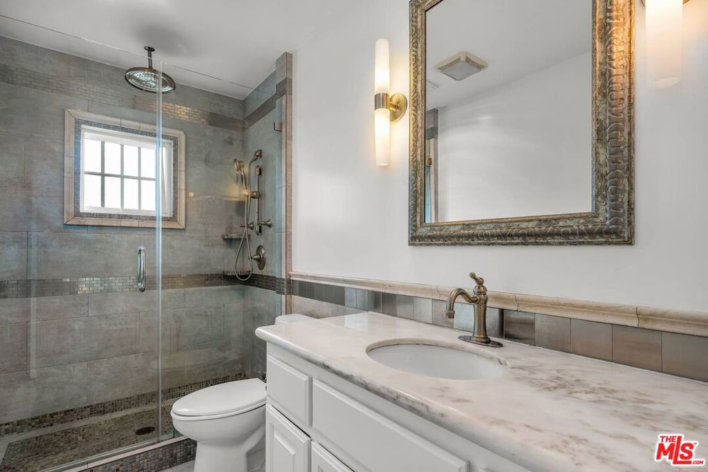 10810 Rochester Avenue Property Photo 25