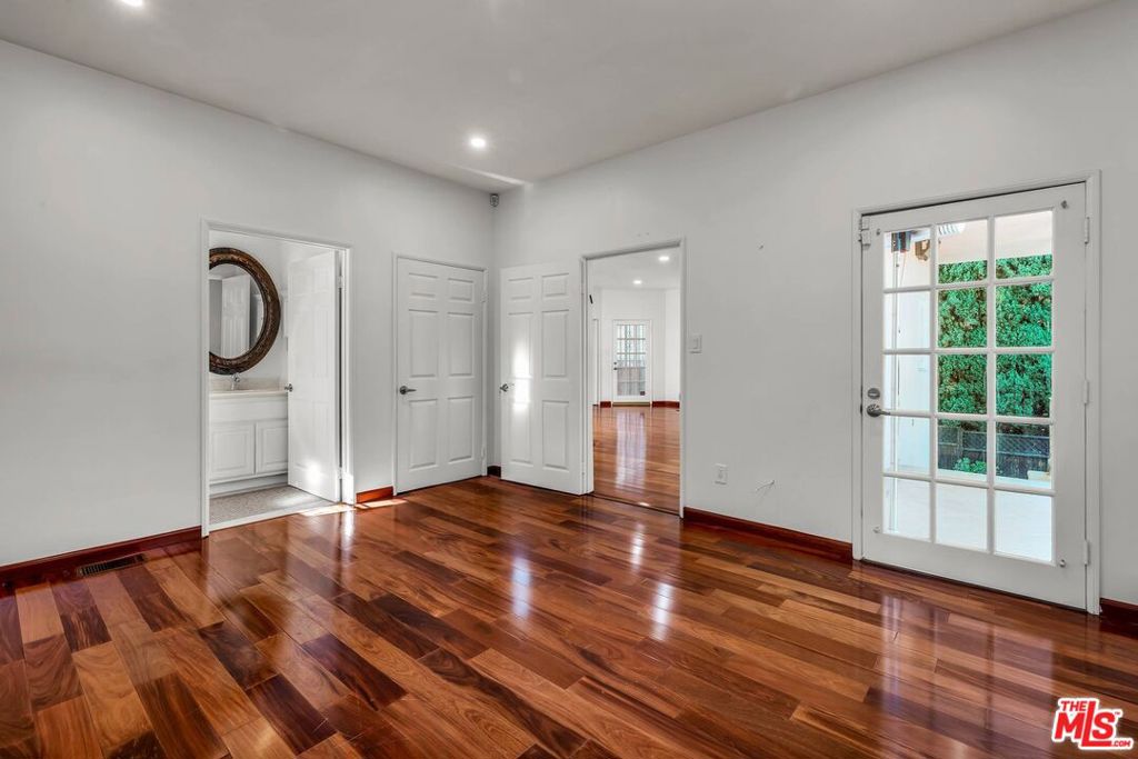 10810 Rochester Avenue Property Photo 30