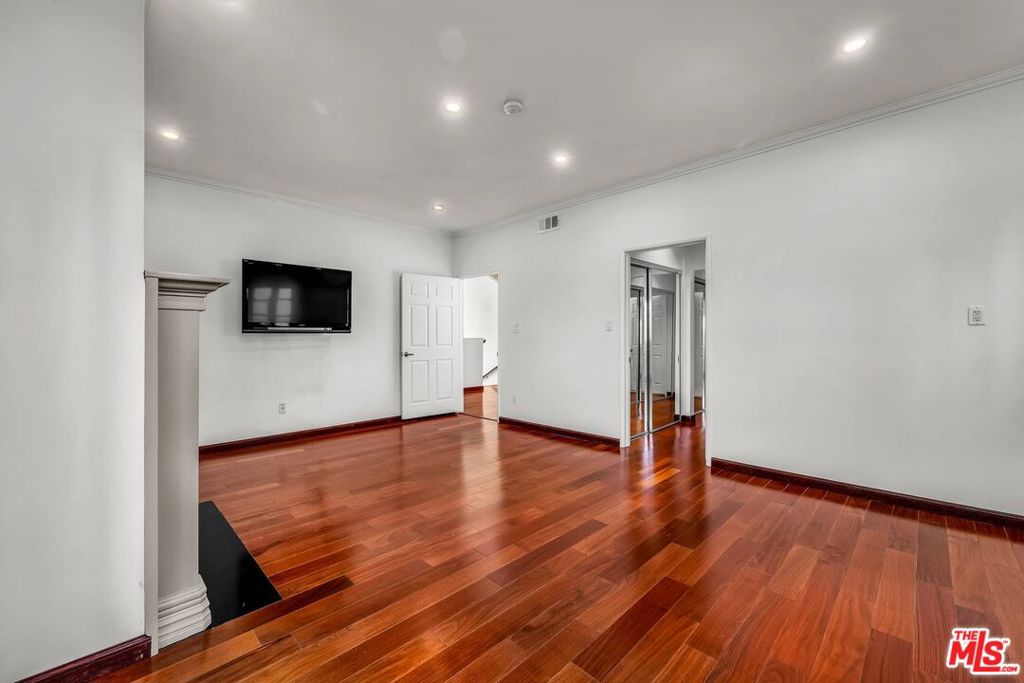 10810 Rochester Avenue Property Photo 41