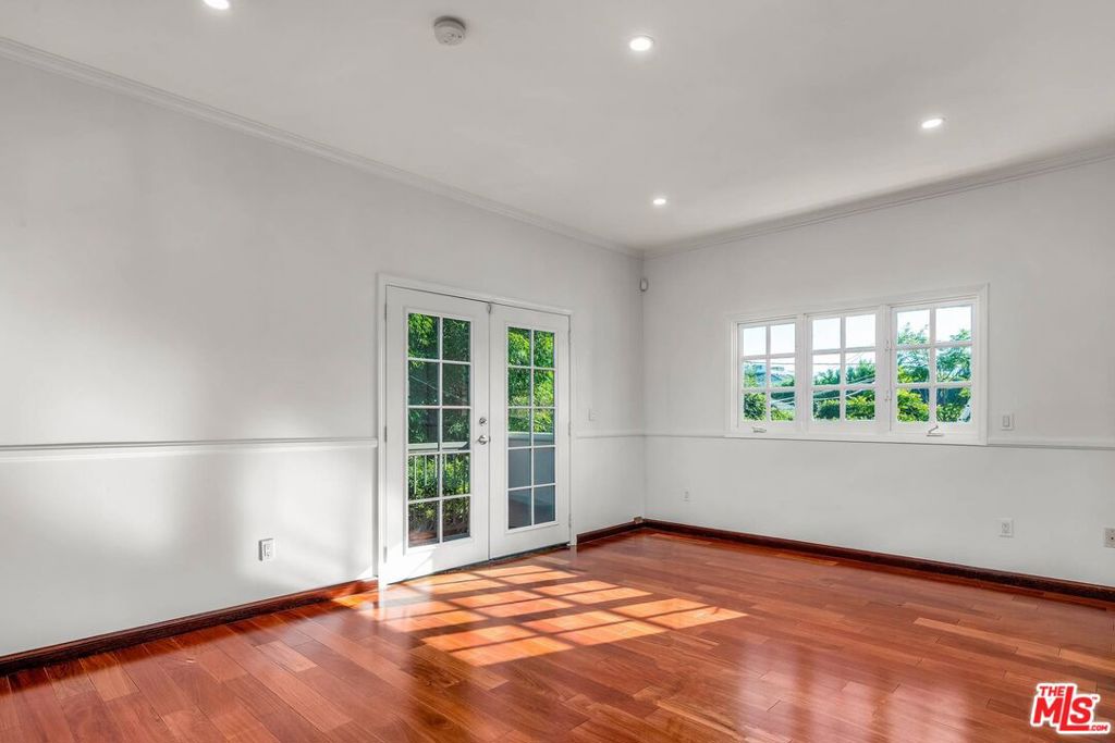 10810 Rochester Avenue Property Photo 48