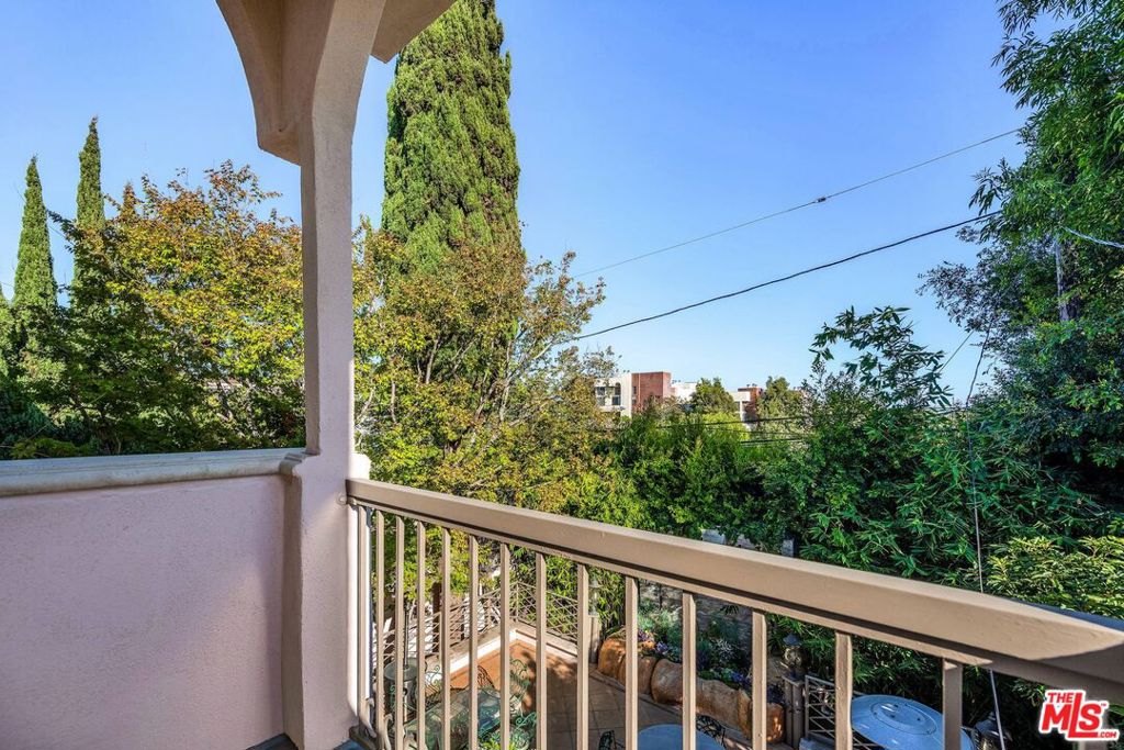 10810 Rochester Avenue Property Photo 49