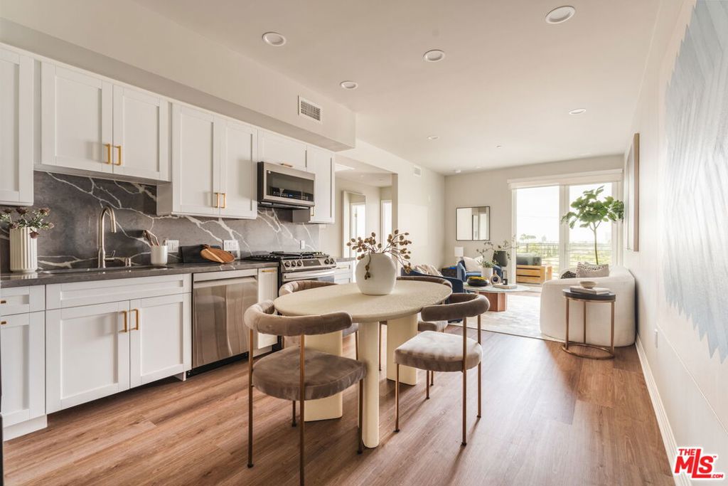 7428 Santa Monica Boulevard 507 Property Photo 1