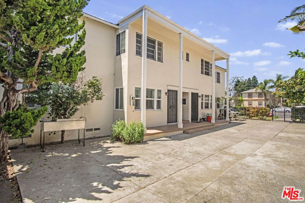 12314 Washington Place Property Photo 4
