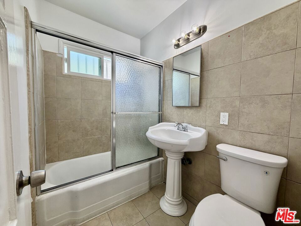 12314 Washington Place Property Photo 6