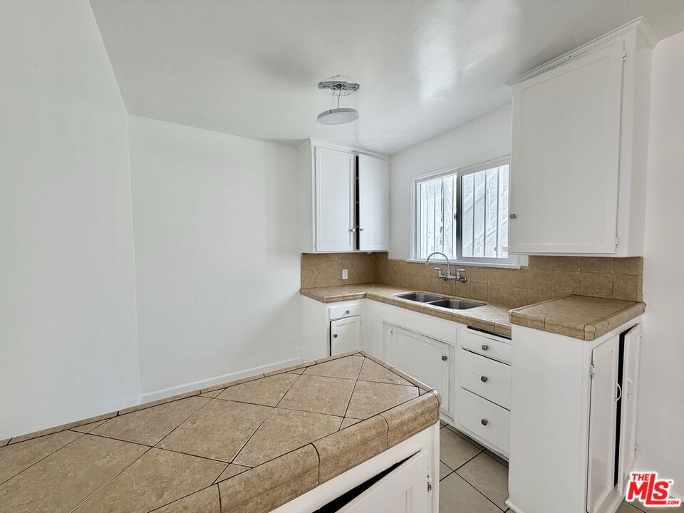 12314 Washington Place Property Photo 8