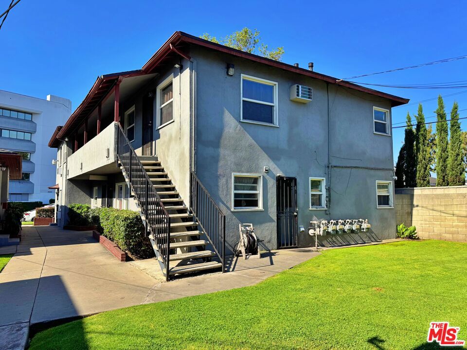 3673 E Imperial Highway Property Photo 5