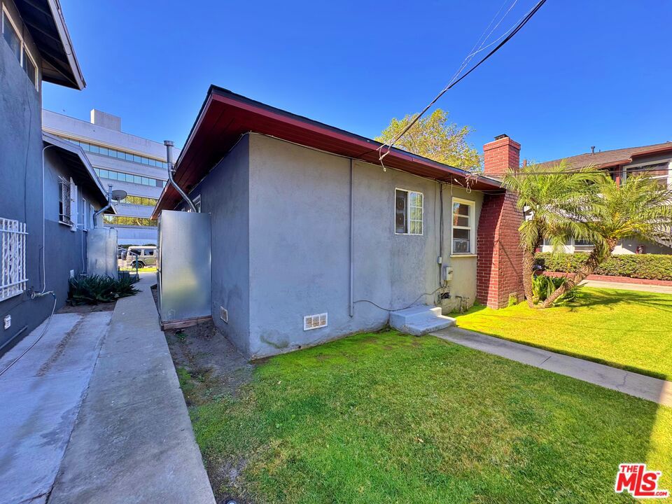 3673 E Imperial Highway Property Photo 8