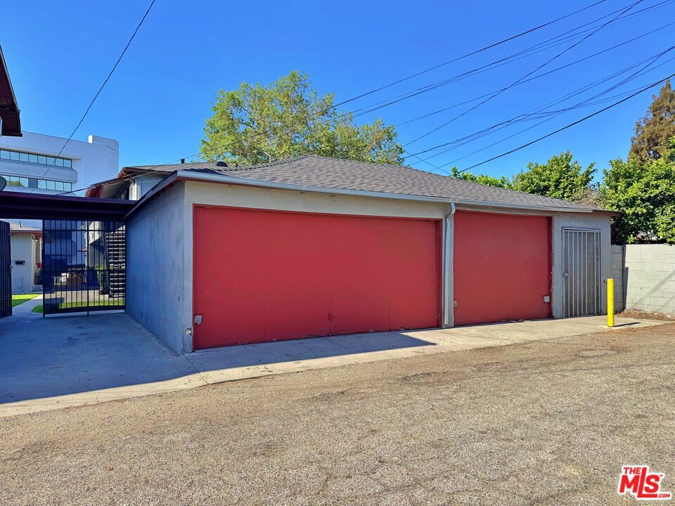 3673 E Imperial Highway Property Photo 11