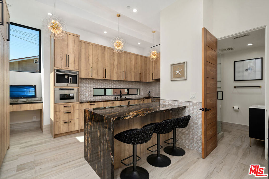 616 7th Property Photo 13