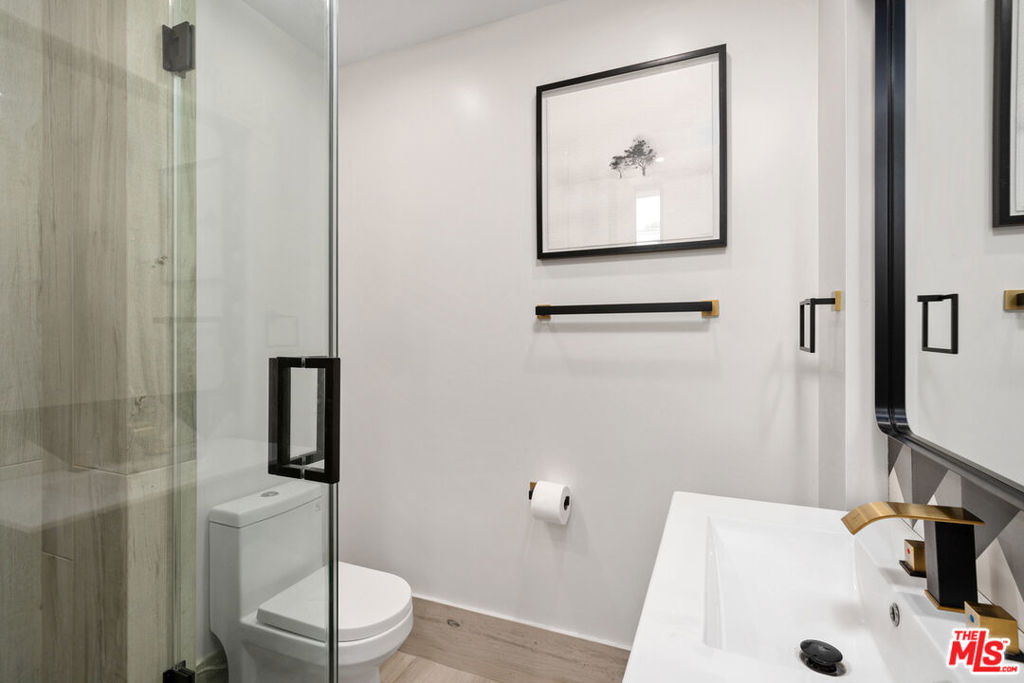 616 7th Property Photo 16