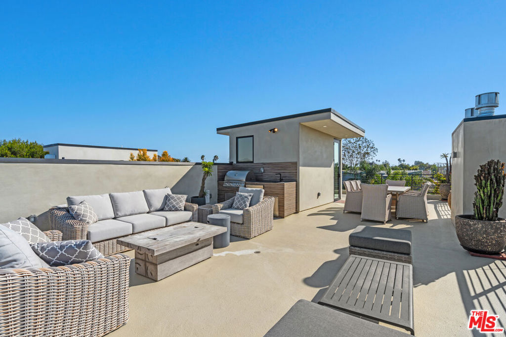 616 7th Property Photo 34